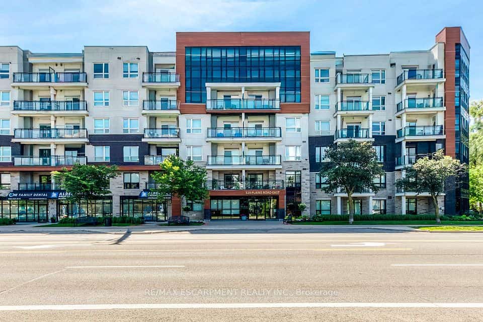 320 Plains Road E #303, Burlington, ON L7T 0C1