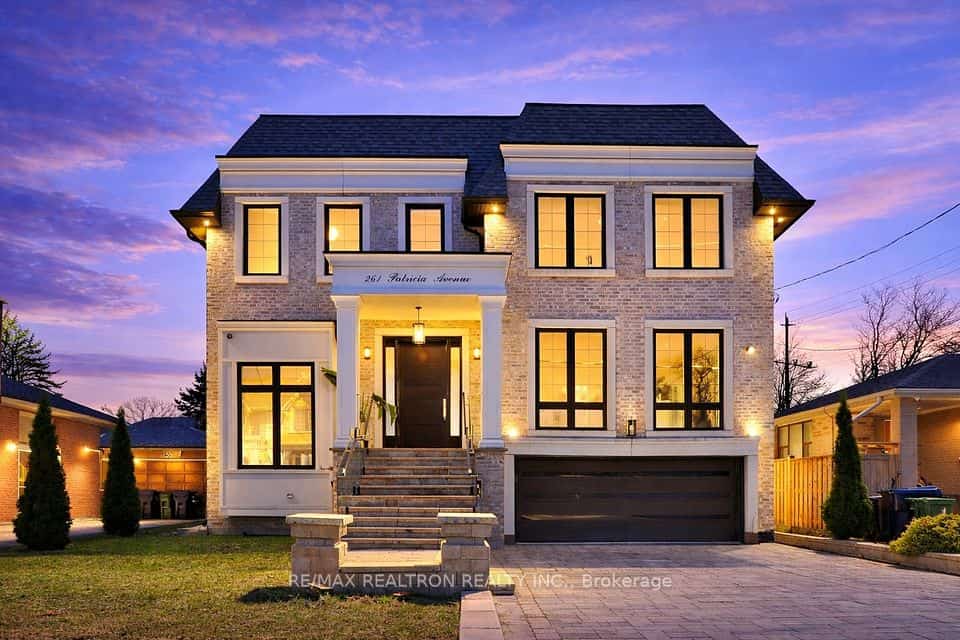 261 Patricia Avenue, Toronto, ON M2M 1J7