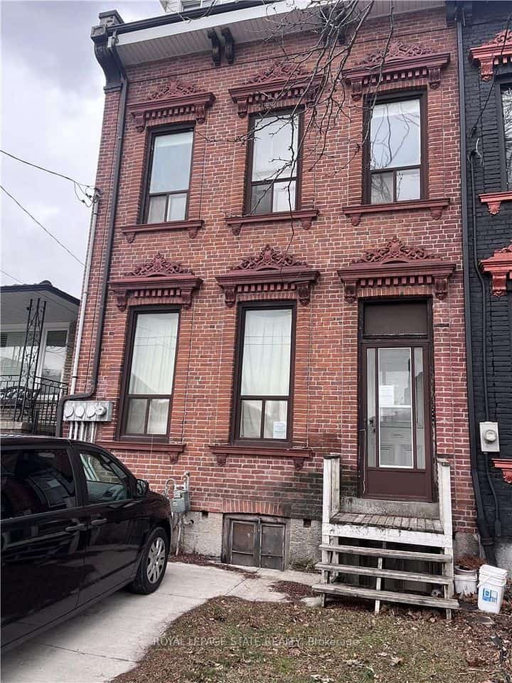 223 Park Street N, Hamilton, ON L8R 2N9