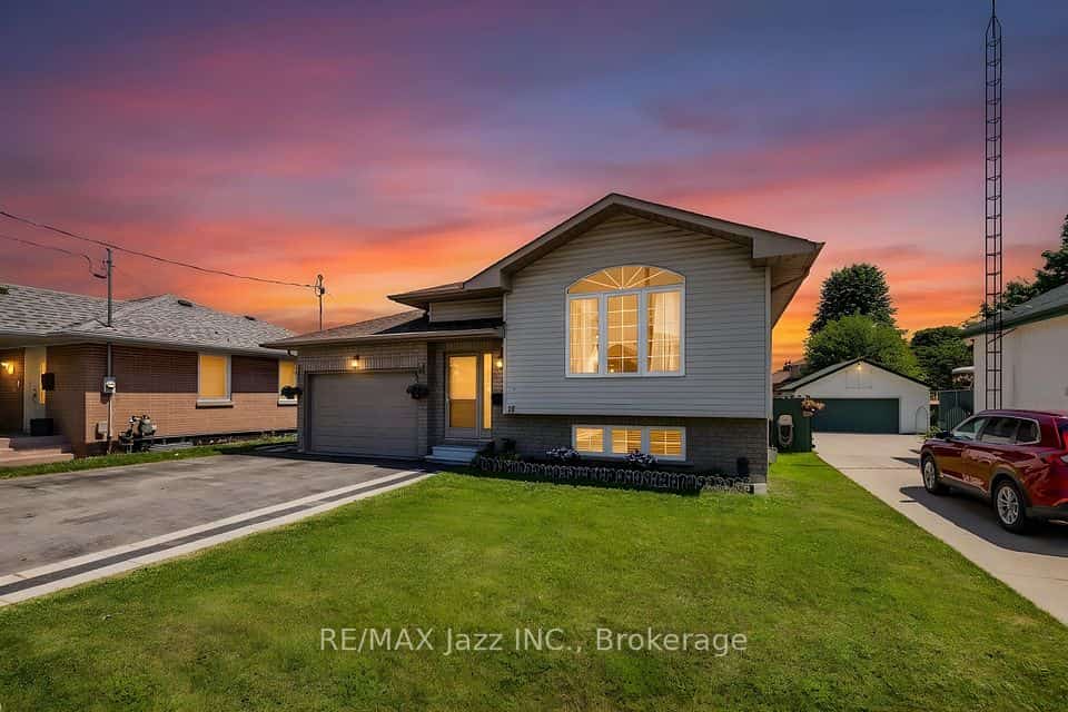 15 Townline Road S, Clarington, ON L1E 2J1