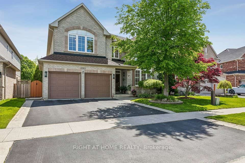 4263 Couples Crescent, Burlington, ON L7M 4Z2