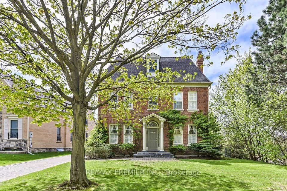 25 Highgrove Crescent, Richmond Hill, ON L4C 7W9