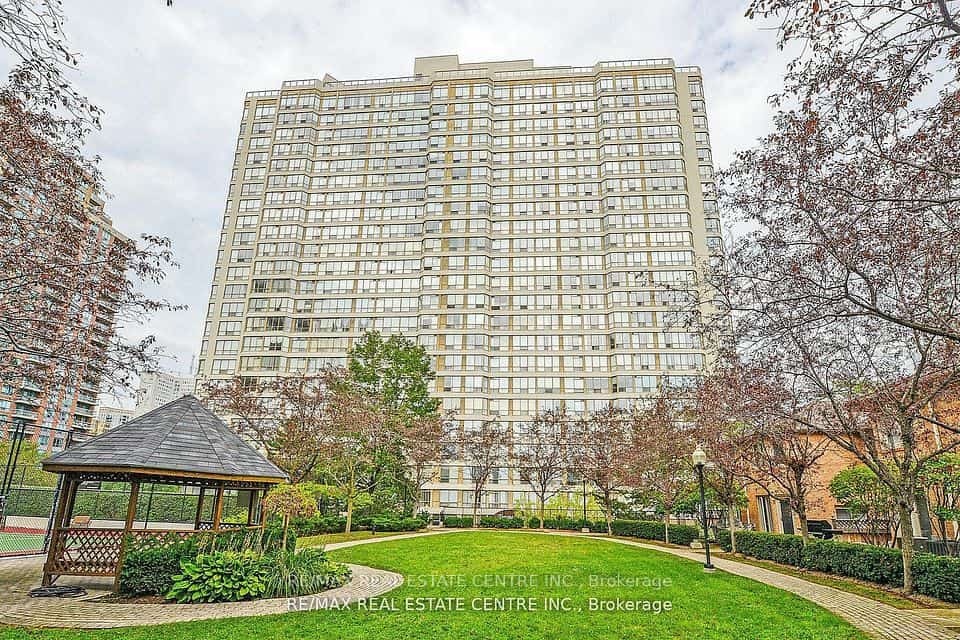 55 Elm Drive #1805, Mississauga, ON L5B 3Z3
