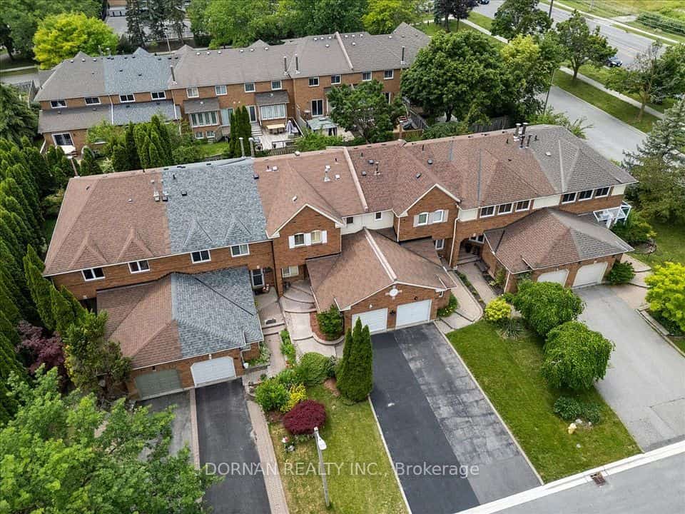 41 Davies Crescent, Whitby, ON L1N 8X4