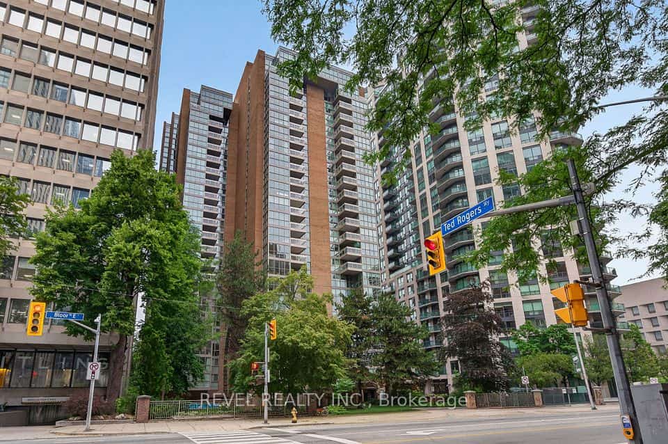 278 Bloor Street E #2301, Toronto, ON M4W 3M4