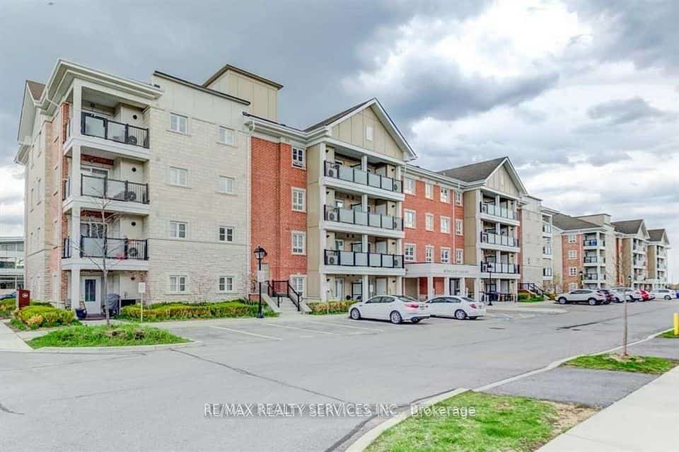 60 Baycliffe Crescent #101, Brampton, ON L7A 0Z4