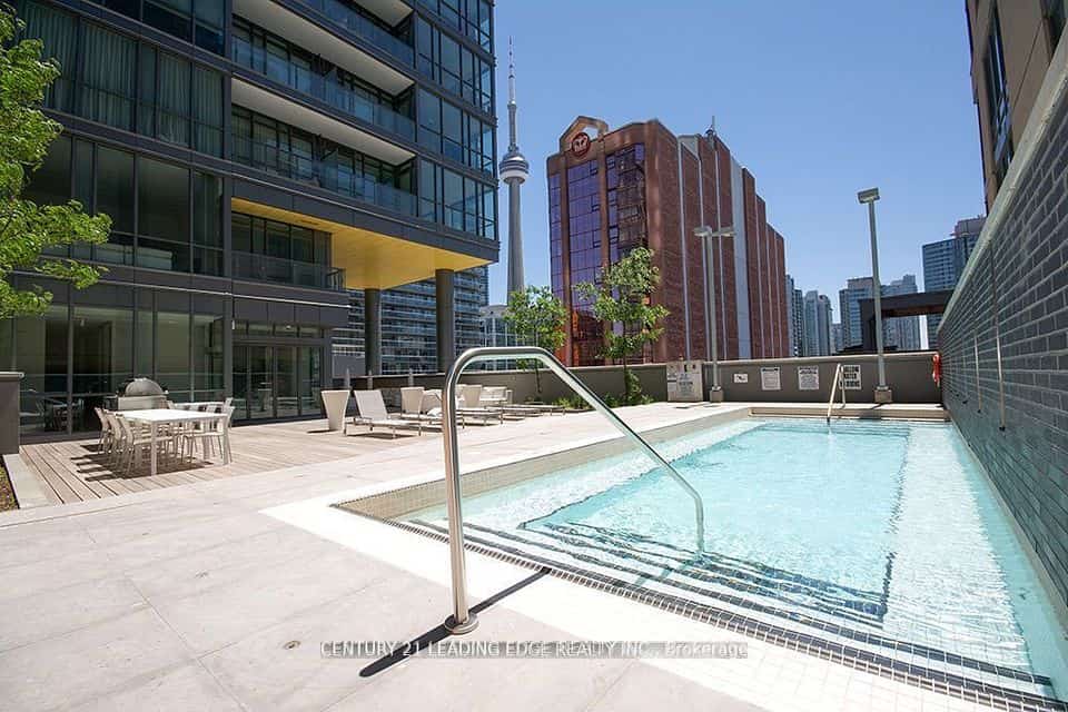 8 Charlotte Street #405, Toronto, ON M5V 0K4