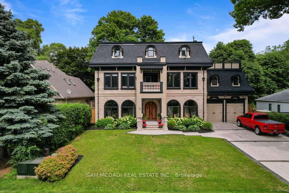 23 Cameron Drive, Hamilton, ON L9G 2L4