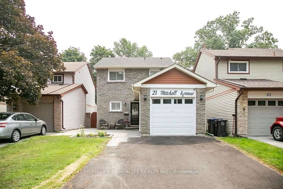 21 Mitchell Avenue, Brampton, ON L6Z 1H2