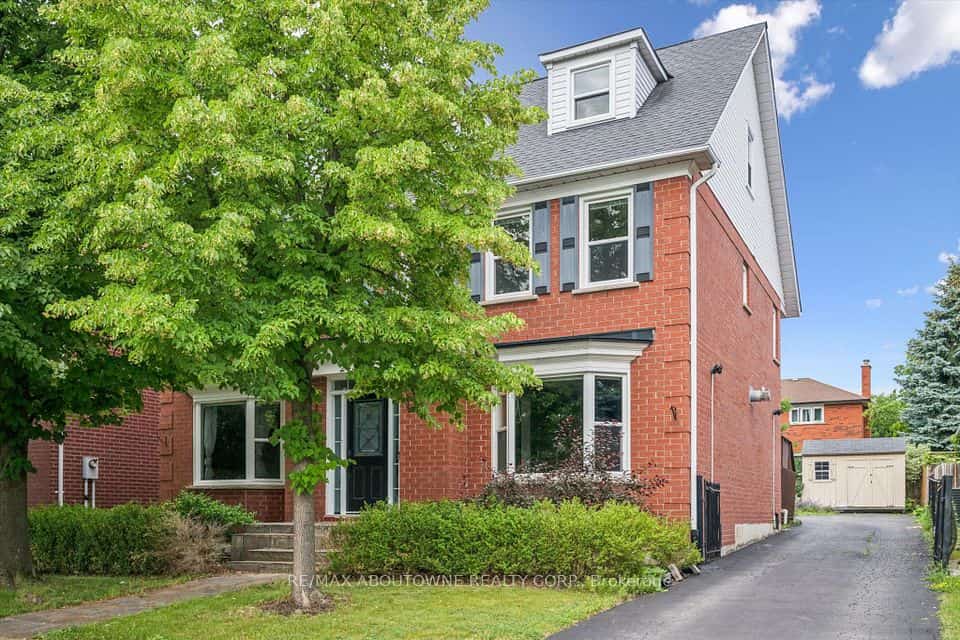 2456 Sixth Line, Oakville, ON L6H 5Z8