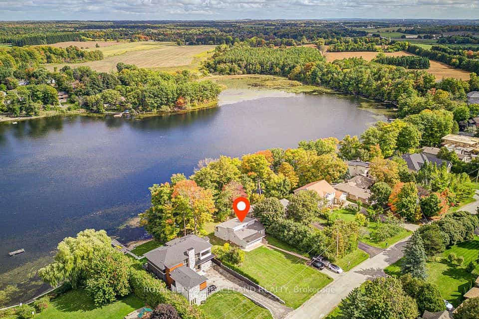 38 Lakeview Avenue, Whitchurch-Stouffville, ON L4A 2H1