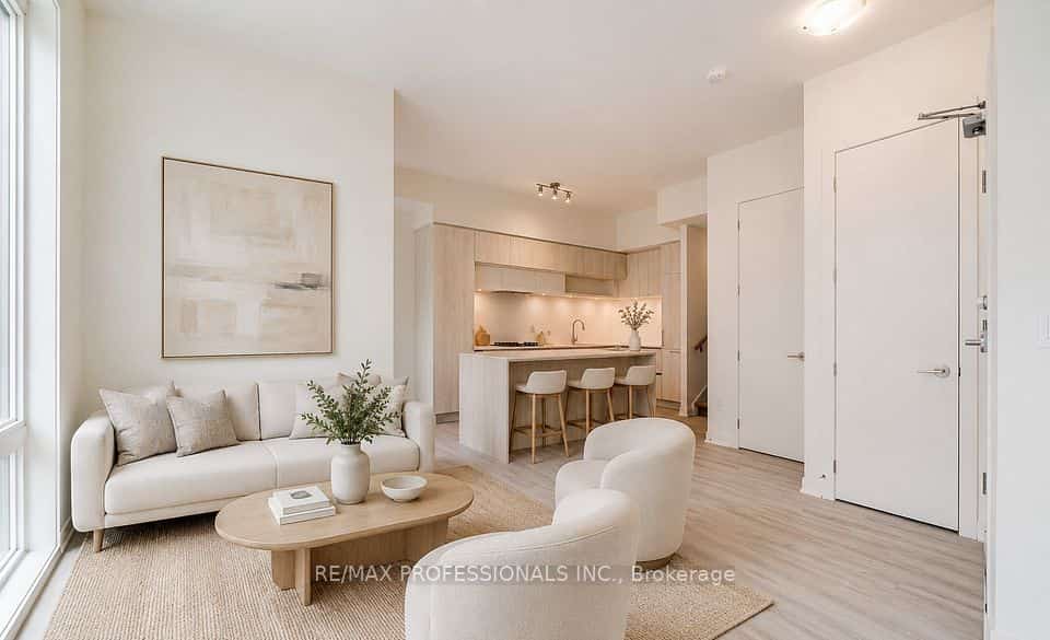 11 David Eyer Road #1508, Richmond Hill, ON L4S 0N4