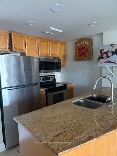 2737 Keele Street #709, Toronto, ON M3M 2E9