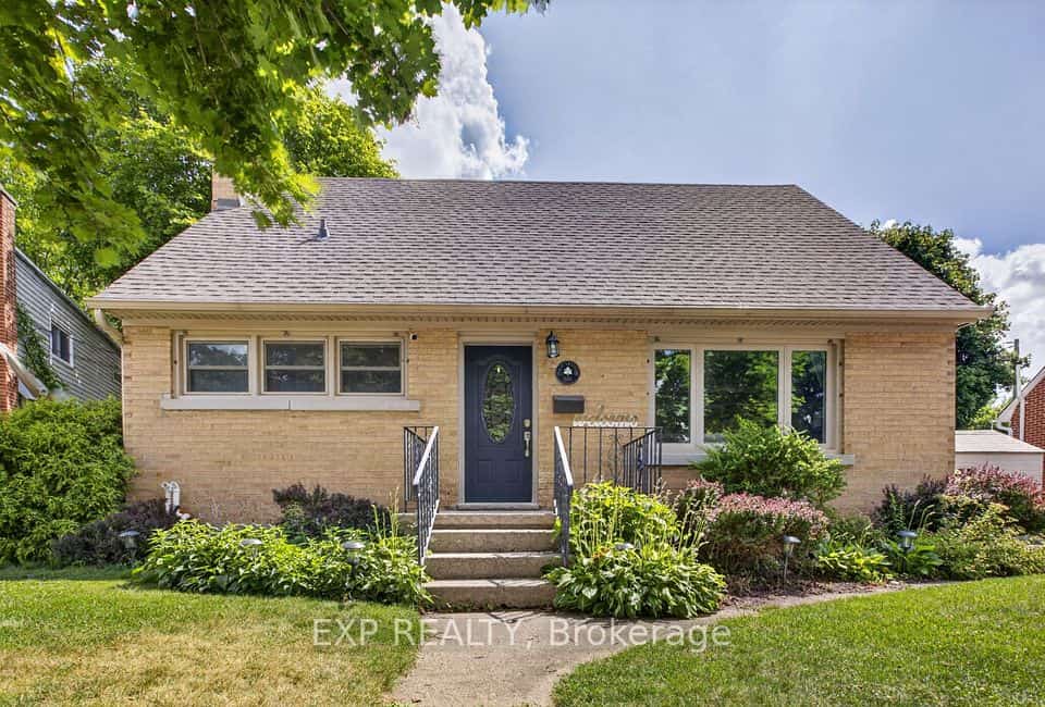 531 Philip Crescent, Cambridge, ON N3H 2R4