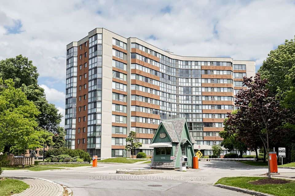 1230 Marlborough Court #403, Oakville, ON L6H 3K8