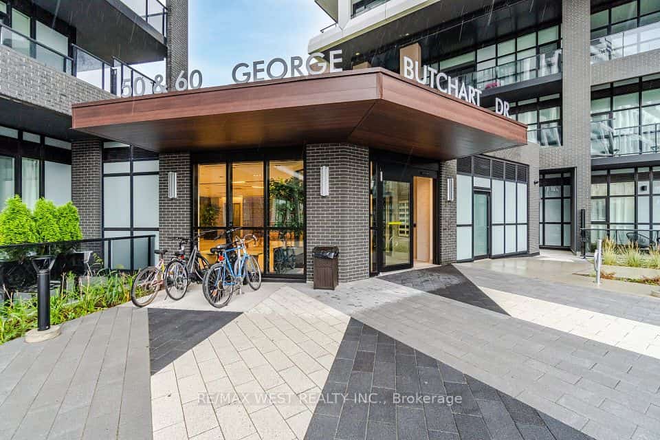 60 George Butchart Drive #218, Toronto, ON M3K 0E1