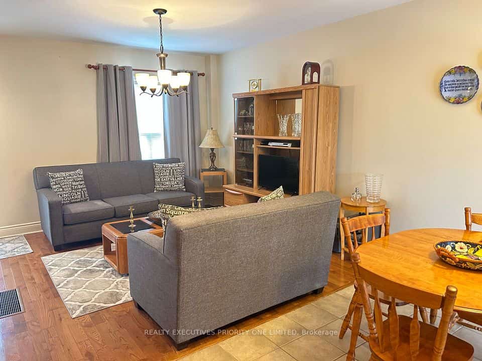 224 Caledonia Road, Toronto, ON M6E 4T1