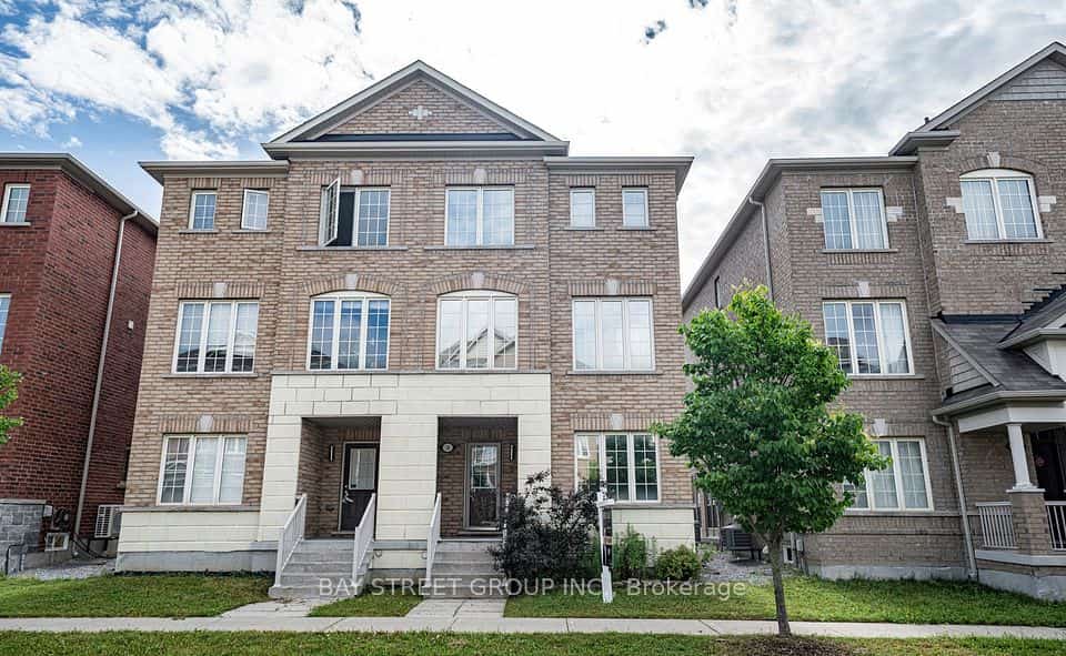 13 Highbury Court, Markham, ON L6B 1J7