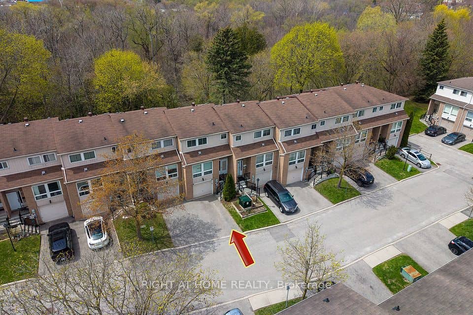 67 Willows Lane, Ajax
