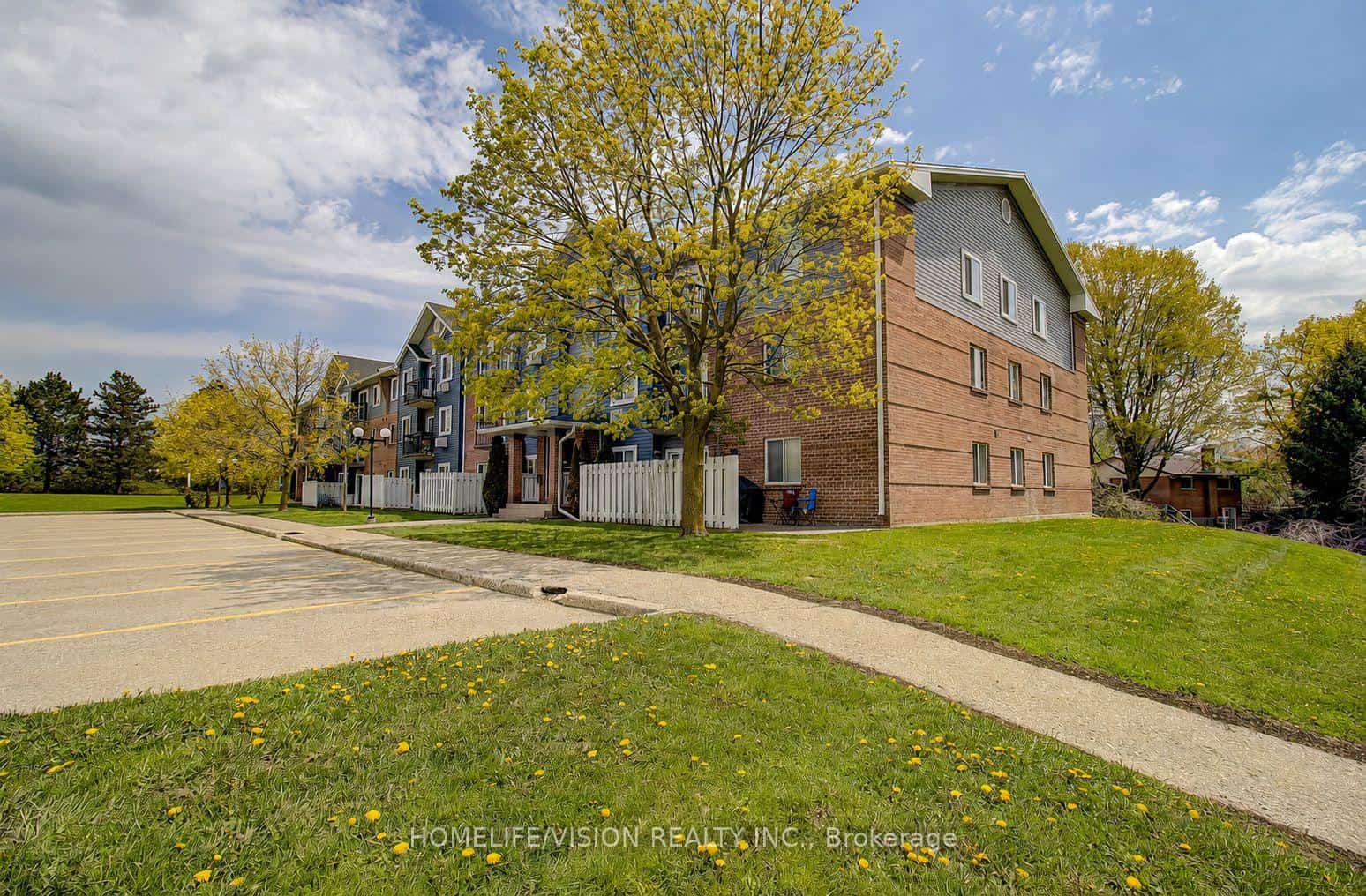 271 Eiwo Court #210, Waterloo, ON N2K 2M8
