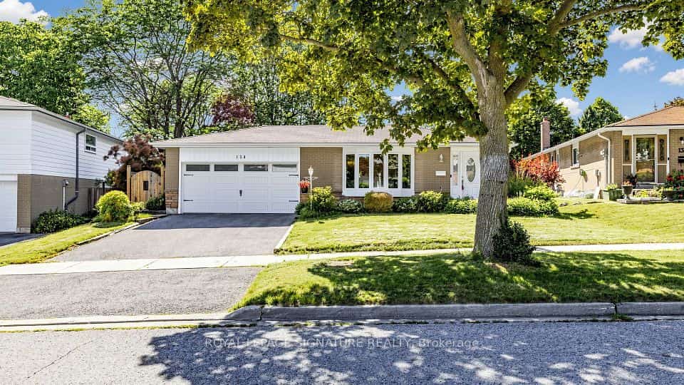 134 Oakmeadow Boulevard, Toronto, ON M1E 4H1