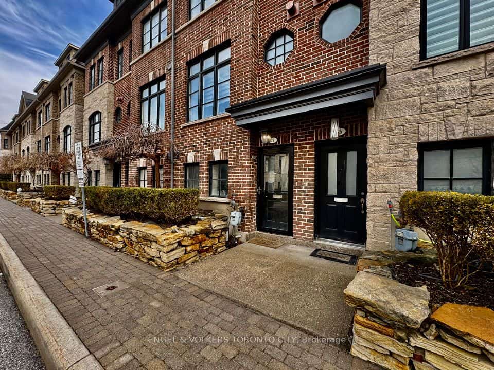 77 Ruby Lang Lane, Toronto, ON M8Z 0B8
