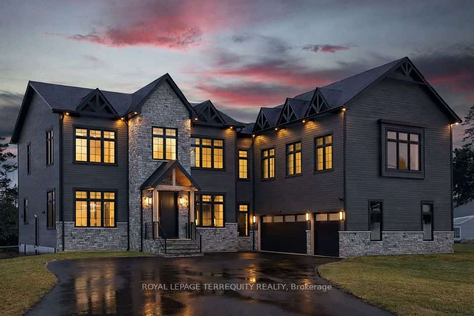 17 Connor Drive, Whitchurch-Stouffville, ON L4A 2Z1