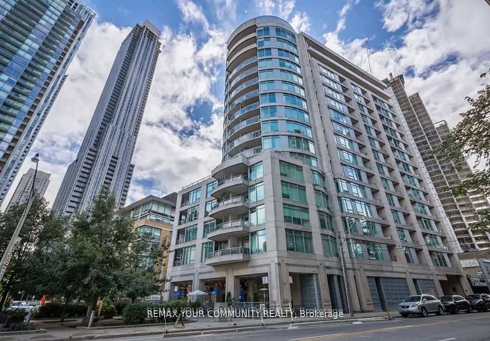 8 Scollard Street #606, Toronto, ON M5R 1M2