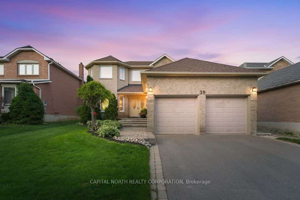 39 Waterhouse Way, Richmond Hill, ON L4C 9H5