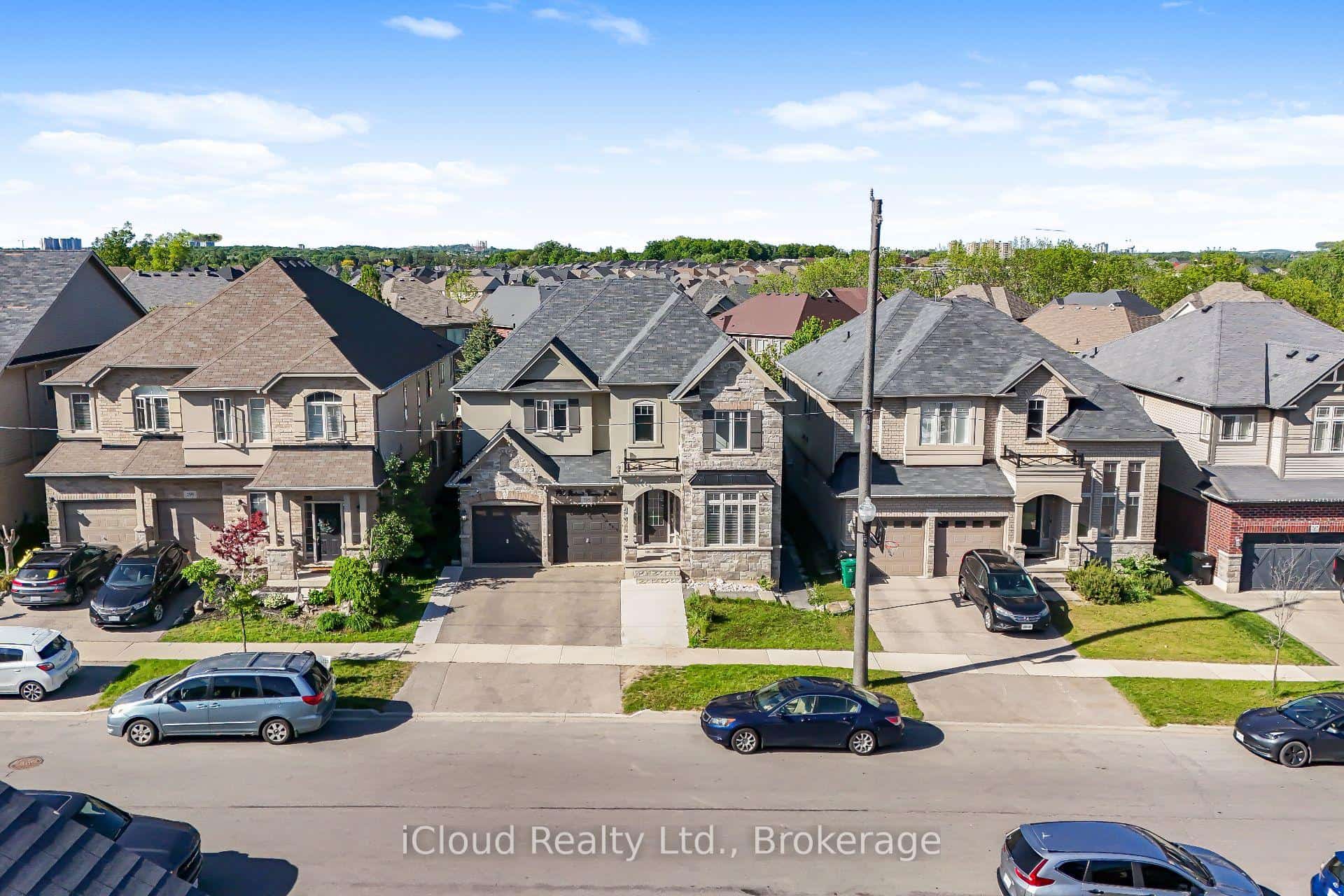 795 Robert Ferrie Drive, Kitchener, ON N2R 0B9