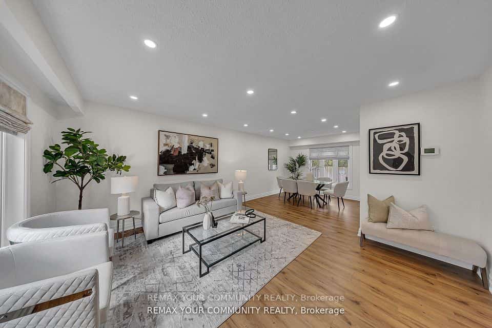 22 Madelaine Crescent, Brampton, ON L6S 2Y9