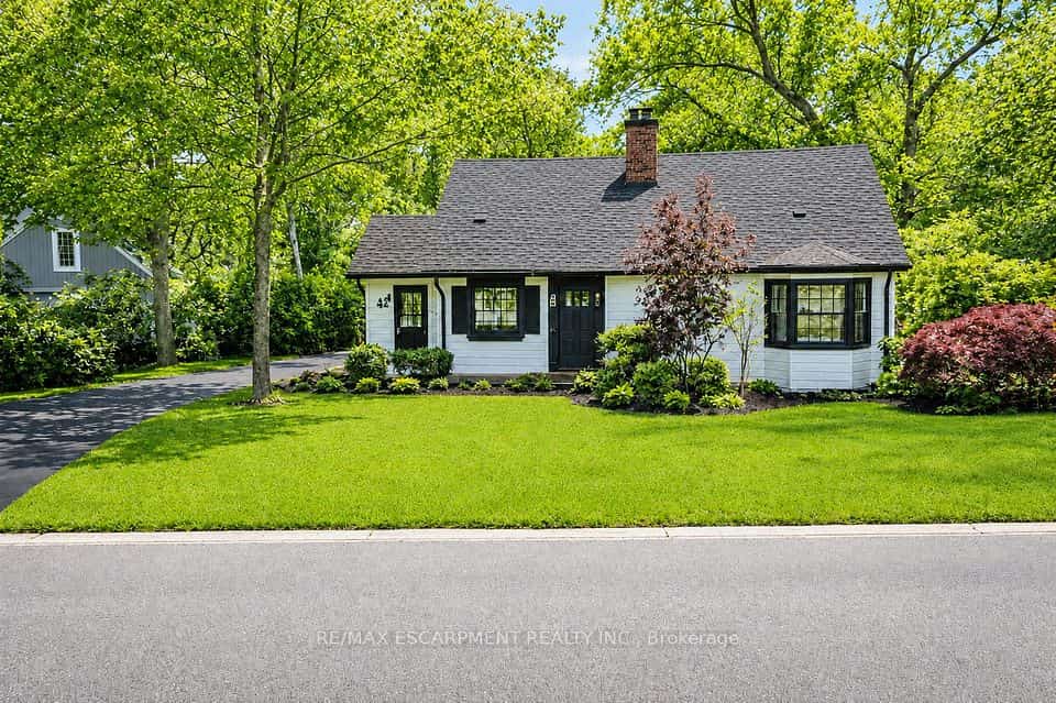 804 Shadeland Avenue, Burlington, ON L7T 2M1