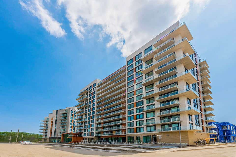 6 David Eyer Road #613, Richmond Hill, ON L4S 0N6