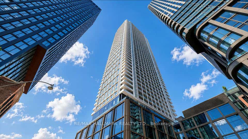 88 Queen Street #1701, Toronto, ON M5C 0B6