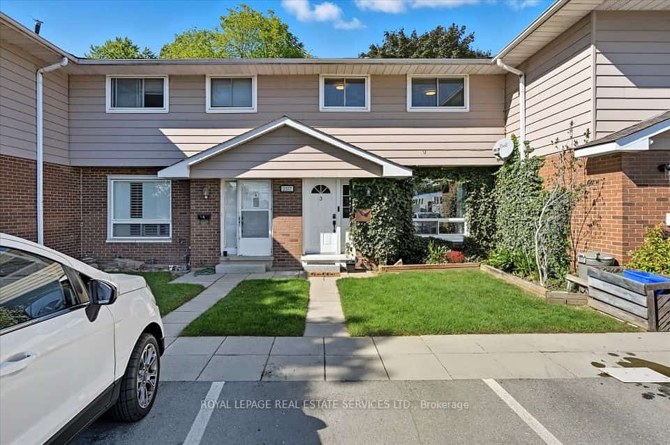 2377 Industrial Street #3, Burlington, ON L7P 1A4