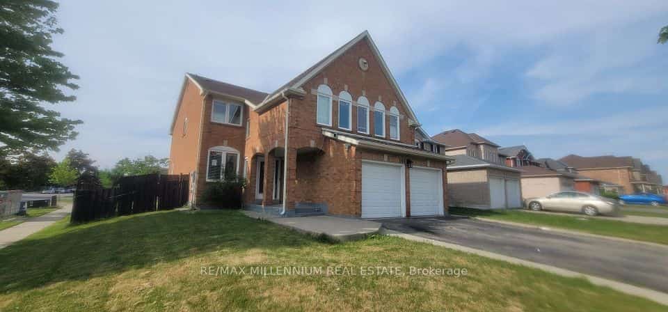 144 Moffatt Avenue, Brampton, ON L6Y 4R8