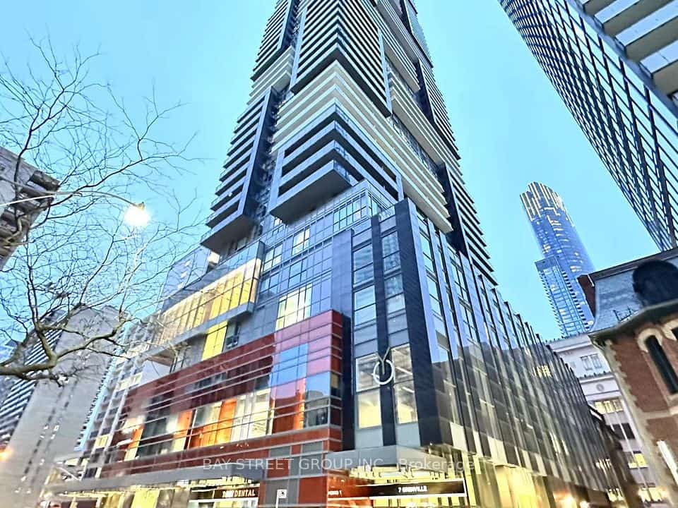 7 Grenville Street #3211, Toronto, ON M4Y 0E9