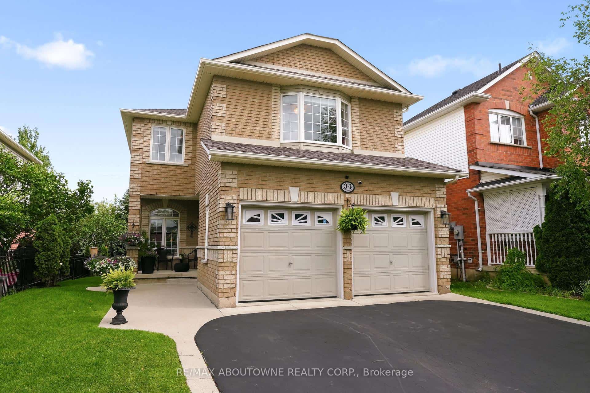 34 Pentland Road, Hamilton, ON L0R 2H5
