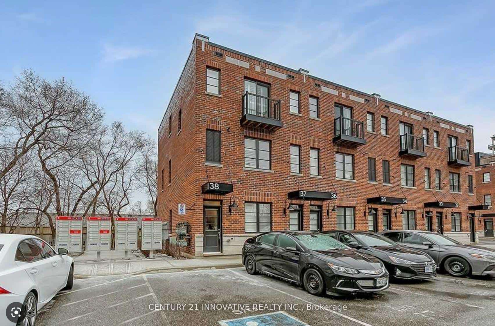 70 Plains Road #38, Burlington, ON L7T 1E8