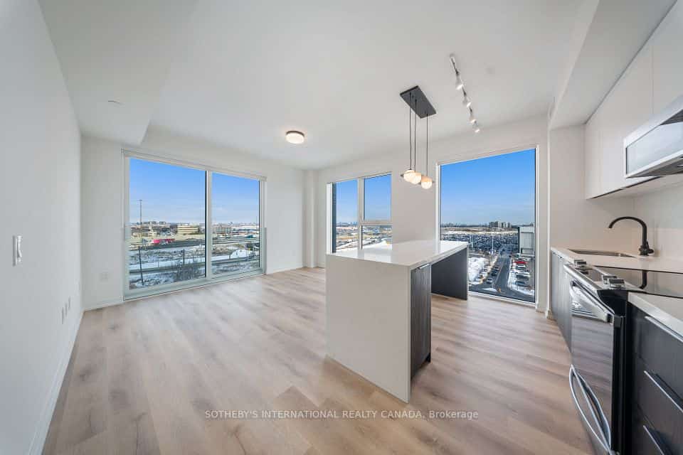 5 York Garden Way #402, Toronto, ON M6A 2V1