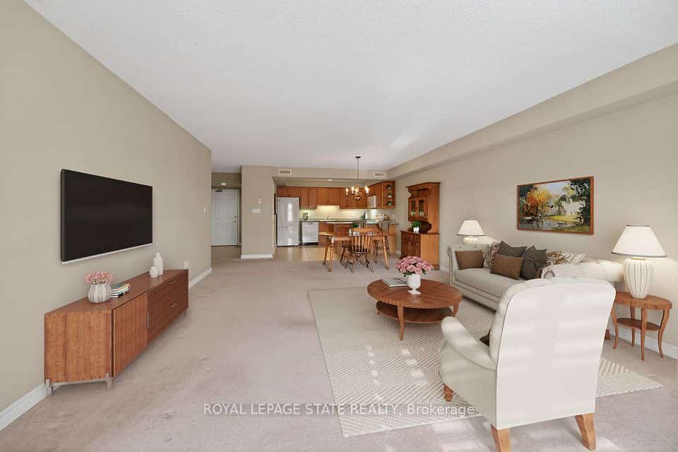 908 Mohawk Road E #308, Hamilton, ON L8T 2R8
