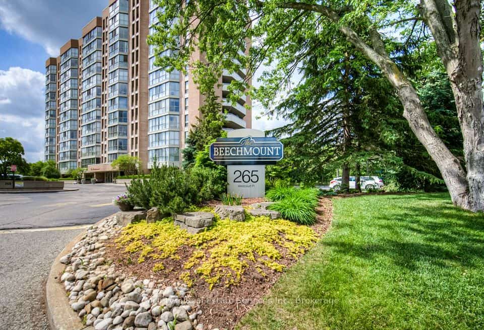 265 Westcourt Place #PH9, Waterloo, ON N2L 6E4