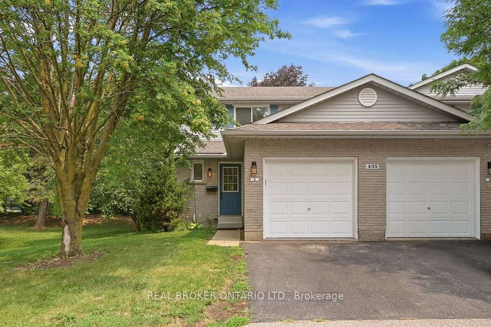 435 Kingscourt Drive #1, Waterloo, ON N2K 3R5