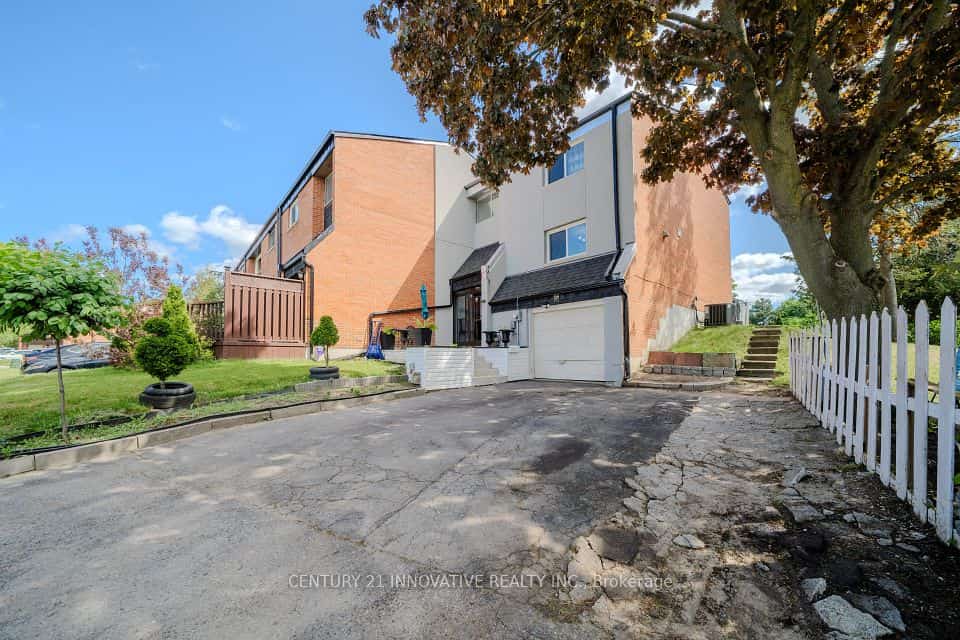 5 Cheatham Place, Toronto, ON M1B 1C1