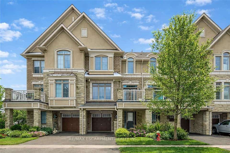 2435 Greenwich Drive #74, Oakville, ON L6M 0S4