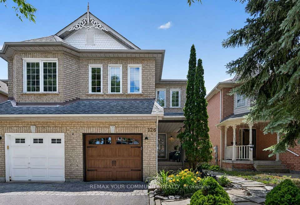 126 Woodroof Crescent, Aurora, ON L4G 7H2