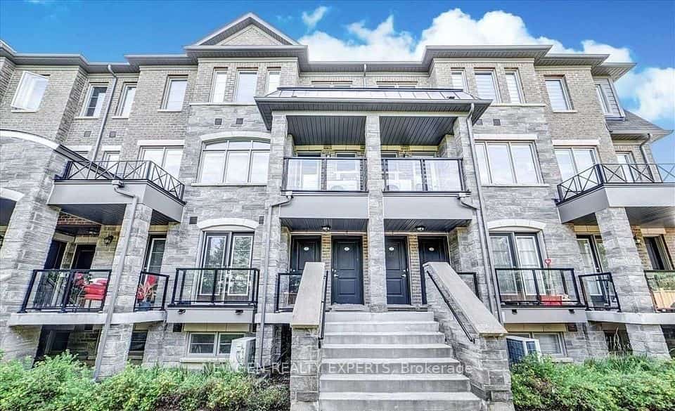 200 Veterans Drive N #16, Brampton, ON L7A 5K7