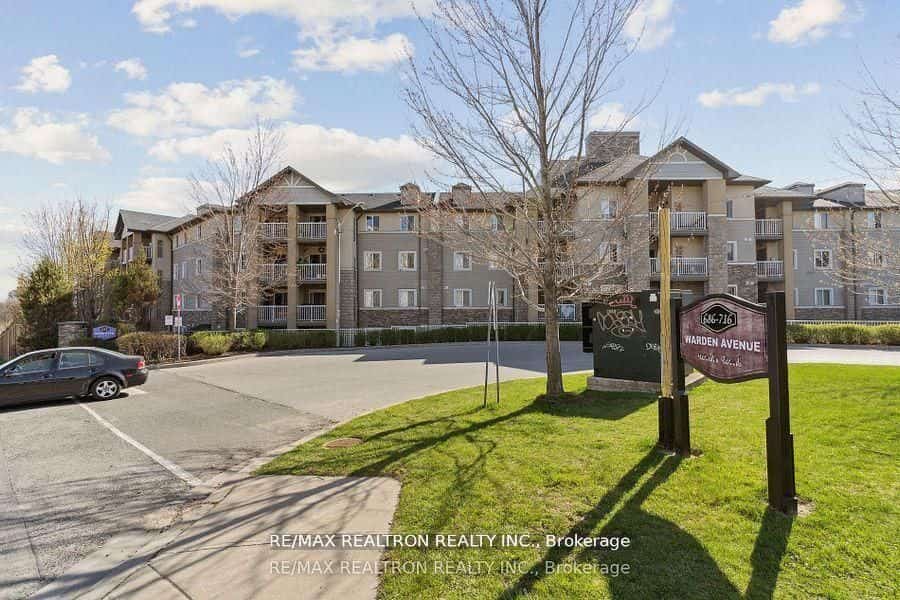 684 Warden Avenue #103, Toronto, ON M1L 4W4