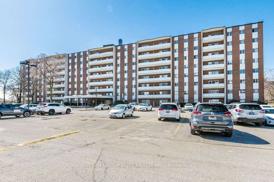 1660 Bloor Street, Mississauga