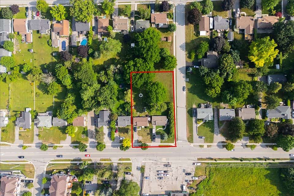 104 Eagle Street, Newmarket, ON L3Y 1J4
